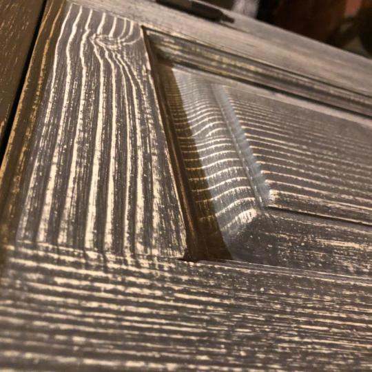 povrch vinny skrin jedinecny plechovy masivny vinny sklep restauracia skladom nabytok mediteransky country provansalsky vinny bar drziak napojov kuchyna lameridiana dizajn.jpg